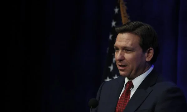 De Santis nënshkruan ligjin e ri për abortin në shtetin e Floridas