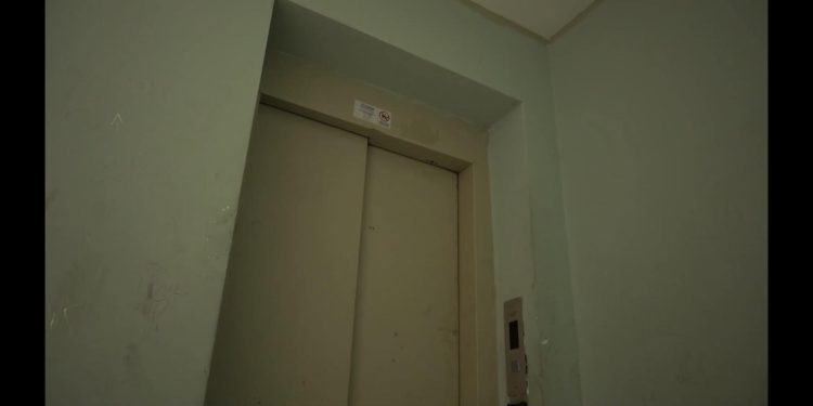 Policia del me detaje për rënien e ashensorit në një ndërtesë: Nëntë persona ishin brenda tij