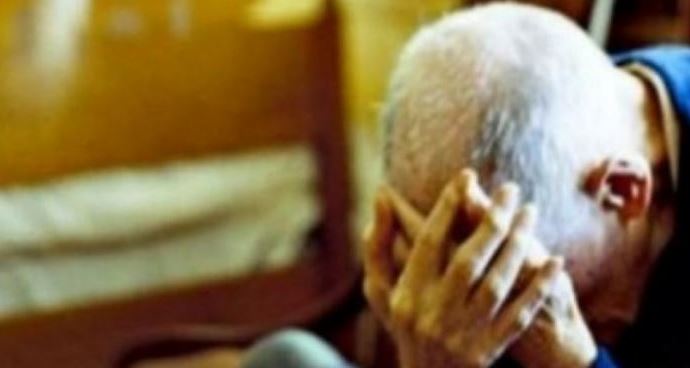 E kanosi babanë dhe tentoi ta godiste me shkop, arrestohet një burrë në Podujevë