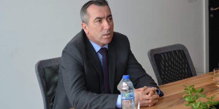 Ibrahimi: Komunave duhet t`u kthehen mjetet e pezulluara