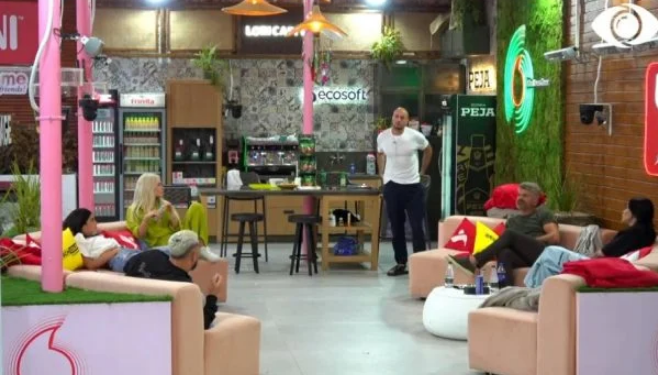 Efi dhe Luizi nuk pajtohen me Dean, Luizi: Ajo del të shtunën