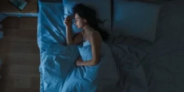 Gjumi i tepërt lidhet me sulmin në tru