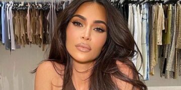 Çmendet rrjeti pas koleksionit të makinave luksoze të Kim Kardashian