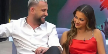 Publikohet foto, Kiara është takuar jashtë me nënën e Luizit