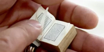 Kurani më i vogël në botë gjendet në Shqipëri , mediat botërore jehonë lajmit