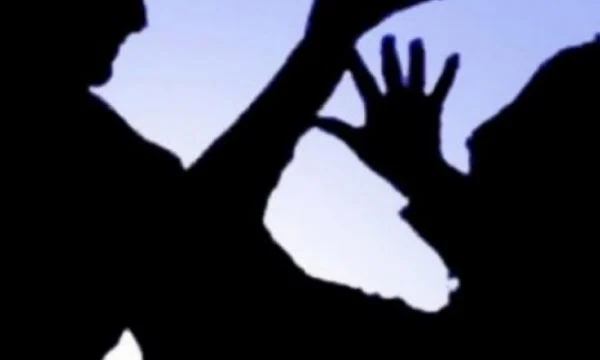 Burri në Lipjan raporton se është sulmuar nga gruaja dhe babai i saj