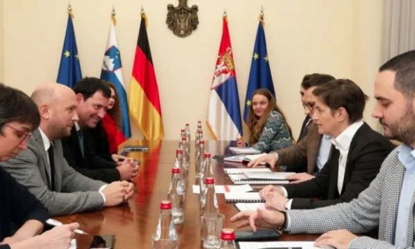 Brnabiq në takim me Sarrazin-in, insiston në themelimin e Asociacionit