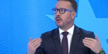 Kajtazi: “Martini është me një këmbë në burg, prandaj po vazhdojne sulmet e kmerve te kuq kunder Isufajt”