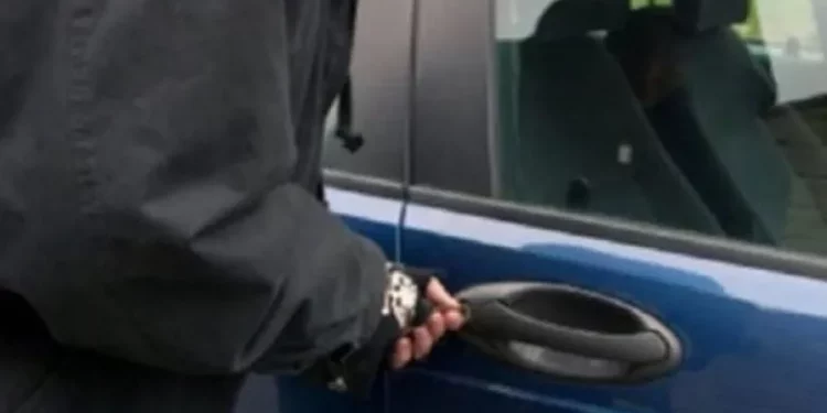 Plaçkitet kameramani në Lipjan, ia vjedhin dy kamera, tripodin e monitorin