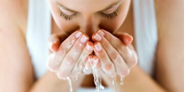 Pse është një ide e mirë larja e fytyrës me ujë të gazuar?