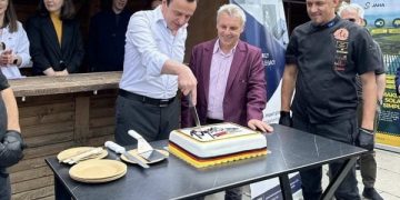 “Vielen dank”, Kurti falënderon Gjermaninë në festën e organizuar në shesh për 15 vjet marrëdhënie diplomatike