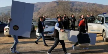 Situata në veri e shqetëson BE-në, SHBA del me paralajmërim të ashpër