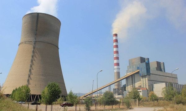 Si bleu KEK-u energji elektrike nga kompani të palicencuara