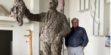 Statuja e Millosheviqit do të vendoset në Moskë, çfarë mban ai në duar