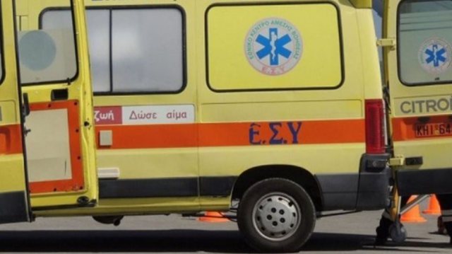 Greqi: Babai përplas aksidentalisht vajzën e tij 3-vjeçe, ajo ndërron jetë në spital