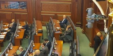 VV e ulë në rreshtin e fundit, çfarë do të ndodhë tash me Haki Abazin?