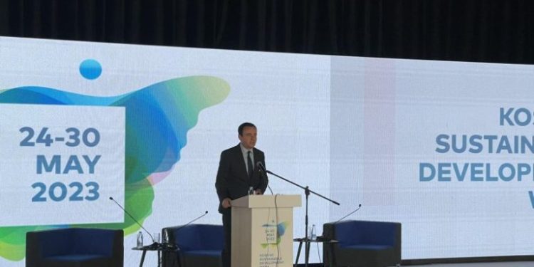 “Kosova po qëndron krahas shteteve evropiane” / Kurti numëron të arriturat e Qeverisë