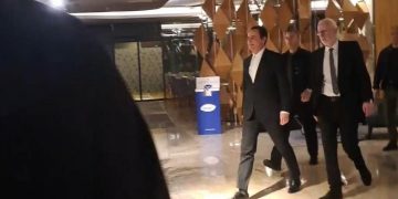 Kryeministri Kurti feston 30 vjetorin e mbrëmjes së Maturës (Foto)