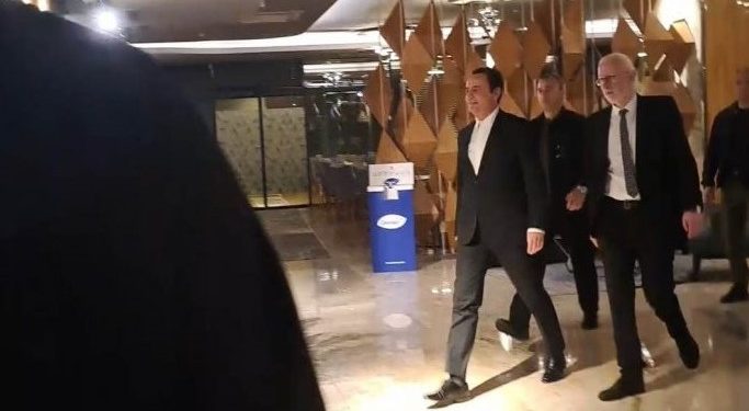 Kryeministri Kurti feston 30 vjetorin e mbrëmjes së Maturës (Foto)