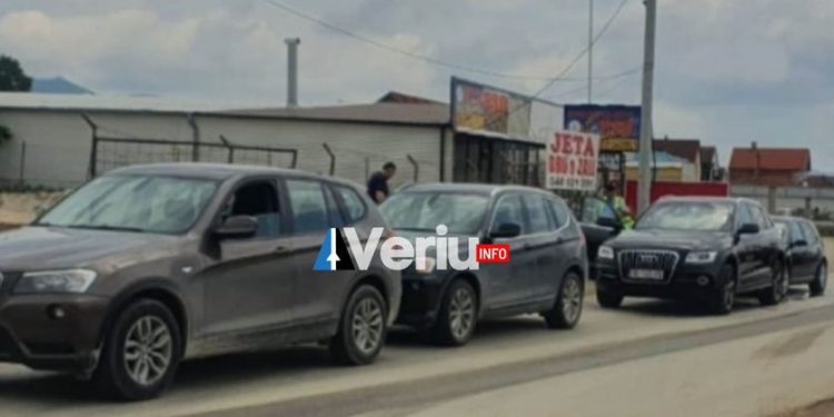 Aksident zingjiror në Hajvali, katër vetura aksidentohen mes vete (Foto)