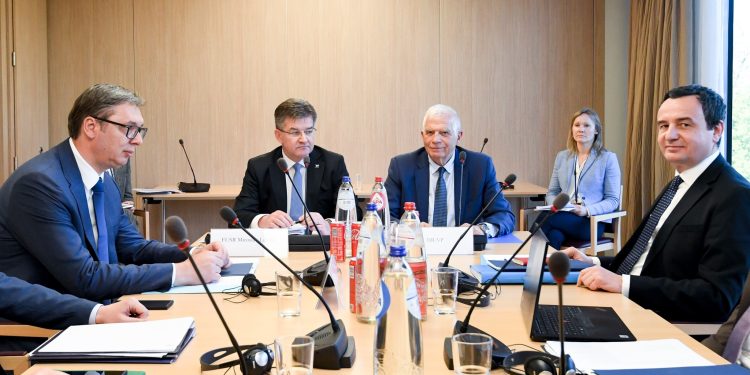 Lajçak: Drafti i parë për Asociacionin nuk është përfundimtar, pikënisje për diskutimet e ardhshme