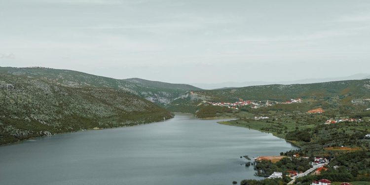Organizoni konferencën, ose seminarin në hotel “Lake Side”
