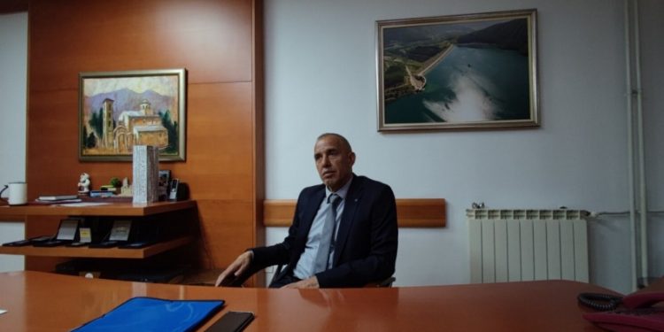 Kryetari i Zubin Potokut: S’do ketë vend më për uzurpatorë, zyrat iu takojnë qytetarëve të Kosovës