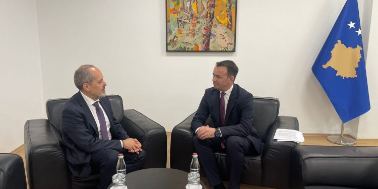 Peci takohet me Drejtorin e Bankës Botërore për Kosovë: Nga qershori, 10 milionë euro grante për sistemin e ujitjes