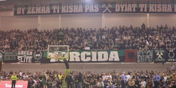 Policia arreston tre tifozë të Trepçës, pas humbjes nga Peja gjuajtën  autobusin e tyre me molotov