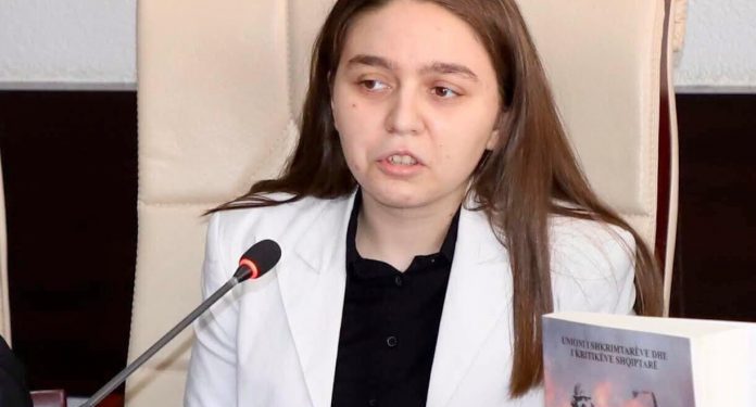 Nuk pranohet në UP përkundër përpjekjes maksimale, mitrovicasja Albulena Miftari “detyrohet” të studiojë në Tetovë
