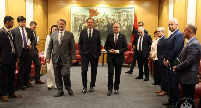 Begaj në takim me senatorët amerikanë: Normalizimi i marrëdhënieve Kosovë-Serbi, me në qendër njohjen reciproke
