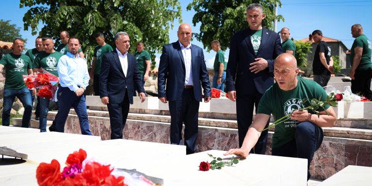 Haradinaj kujton të rënët e Batalionit Gardist: Ata ranë duke u bërë mburojë për ushtarët e plagosur në betejë