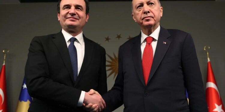 Erdogani bisedon me Kurtin e Vuçiqin: Turqia e gatshme të kontribuojë në dialog