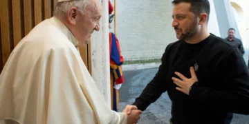 Zelensky viziton Romën, takohet me Papa Françeskun