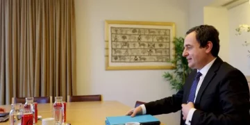 Çfarë ka Kurti në çantën e bisedimeve – Osmani pret që ai të prezantojë draftin e Asociacionit