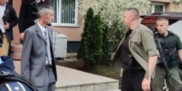 Kryetari i Zveçanit s’del në zyrën qendrore, shkon te ajo e komuniteteve – shkak situata