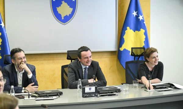 Kandidatura e Kosovës për organizimin e Lojërave Mesdhetare, Kurti mbledh pjesëtarë të kabinetit