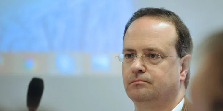 Weber: Pa kthimin e serbëve në institucione s’mund të ketë zbatim të marrëveshjeve