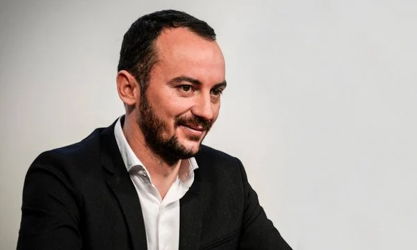 Molliqaj: Konjufca është amortizer i Kurtit