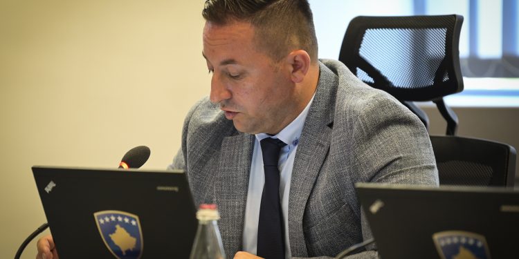 Shtëpi në vlerë gjysmë milioni, para në bankë dhe kredi për të shlyer – Pasuria e ministrit Armend Mehaj
