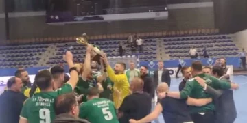 Kryeministri Albin Kurti iu bashkua festës së Trepçës, kërceu bashkë me lojtarët