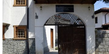 Kursime disavjeçare të Shehut, Teqja e Madhe del me reagim pas vjedhjes së rëndë