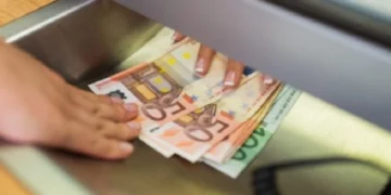 Kur do t’i marrin punëtorët e sektorit publik shtesat në pagë? Flasin nga MPB