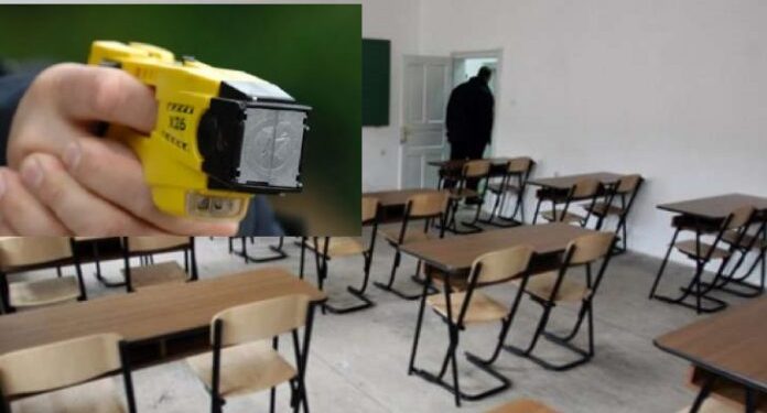 E RËNDË: I mituri sulmon me elektroshok punëtorin teknik të shkollës në Prizren
