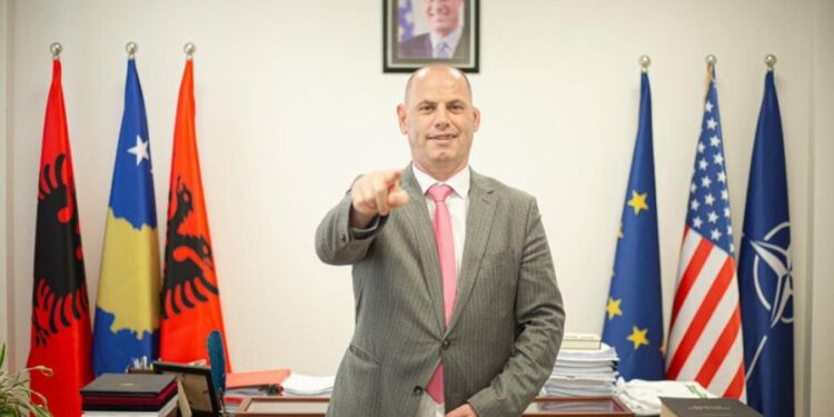 Ramiz Lladrovci: Të lumtë Edi Rama!