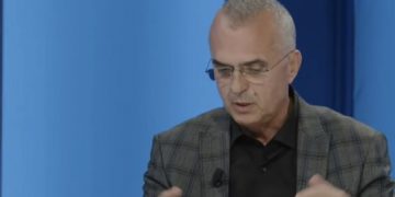 Dugolli: Para transferit në Dubravë na torturuan në Nish, plakut 73 vjeçar ia thyen këmbën