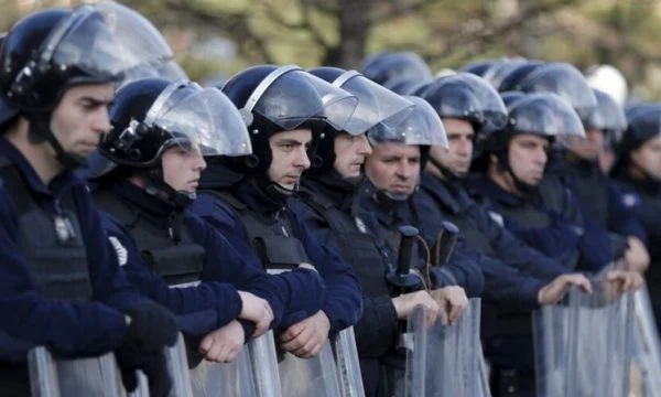Pak orë pasi Kurti tha se Policia do jetë në veri, Blinken ia kërkon tërheqjen e tyre