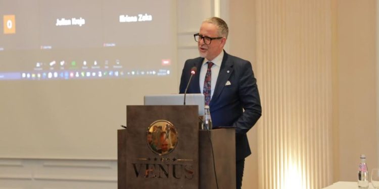 Vitia: Puna e infermierëve, boshti i një sistemi të fortë dhe të qëndrueshëm të kujdesit shëndetësor