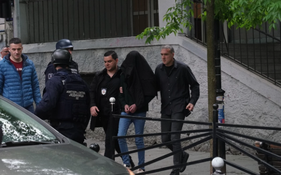 Eksperti i sigrisë: Çdo e dyta familje serbe kanë armë, ata i nxisin fëmijët t’i përdorin