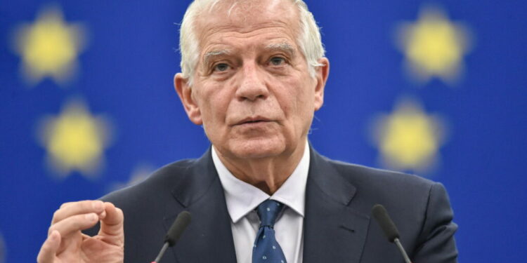 Borrell thirrje Kosovës: Tërhiqeni policinë nga ndërtesat komunale në veri